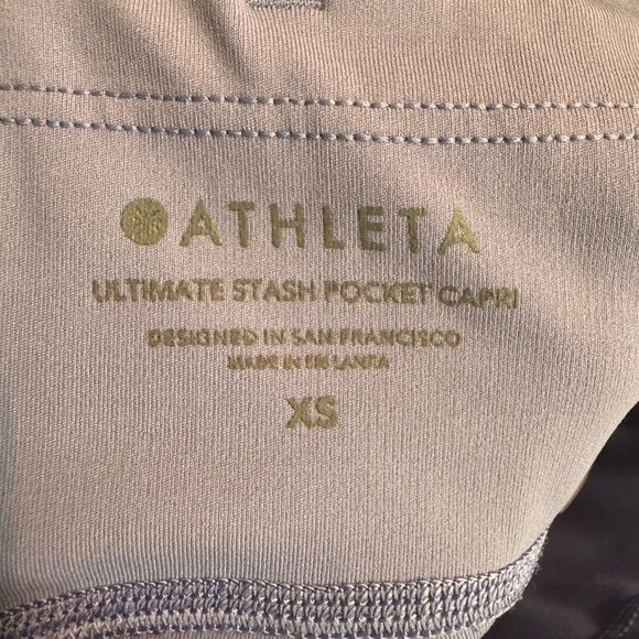 Athleta Size XS Ultimate Stash Pocket Capri Leggings Lavender Purple Run Yoga - Picture 6 of 7